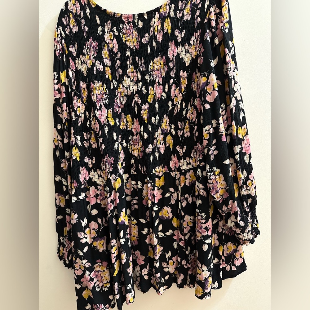 SOLD-Crinkle gauze smocked babydoll top - Picture 8 of 11